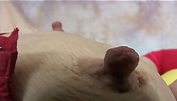 Rubia skyla jugando xnxx gratis su coño y culo