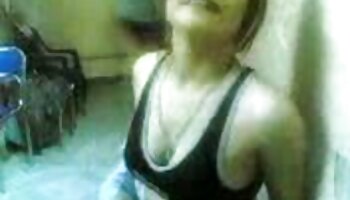 La Sra. Sadie se masturba un mar de líquido preseminal en su mesa Gloryhole. xxx pprno