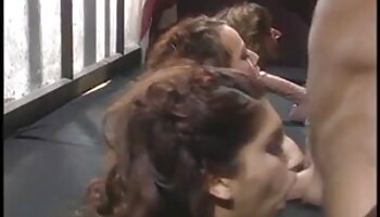 Rocco Siffredi chicas xxx Nuts golpea a dos mujeres atadas
