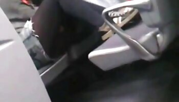 Sara sale descaradamente confesando videos de chicas follando su ansia de frotar a Rebel