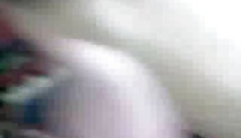 Morita cachonda se videos pornos de tríos la follan entre cuatro