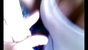 Caliente adolescente sáfica sexso gratis seduce a lil 'milf