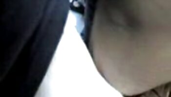 Sexy de modales rudos xxx mujeres lesbianas con el joven Yuri