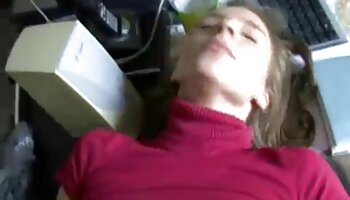 Dos pornosexo divas lo hacen con atlético en la cama