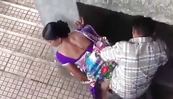 Esposa con uñas largas le xxx insecto da trabajo de mano con una fina y profunda garganta