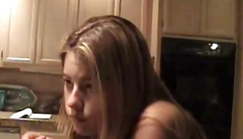 La brillante adolescente pálida Alexis Blaze le da a su padrastro xxx polla grande unas sensaciones increíbles