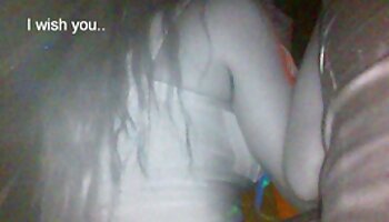 Pequeña adolescente serviporno xxx gratis chupa profundamente una enorme polla y recibe una corrida desordenada