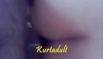 Novia con los ojos vendados es sorprendida con un trío xxx sexso