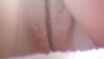 Chicas sexy en un chapuzón en la piscina videos pornos rubias de verano caliente y sexy se burlan de los chicos en la piscina