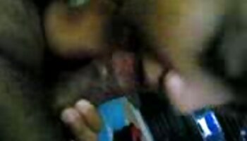 Aturdidor de cabeza roja caliente con un fetiche de pies anal sucio